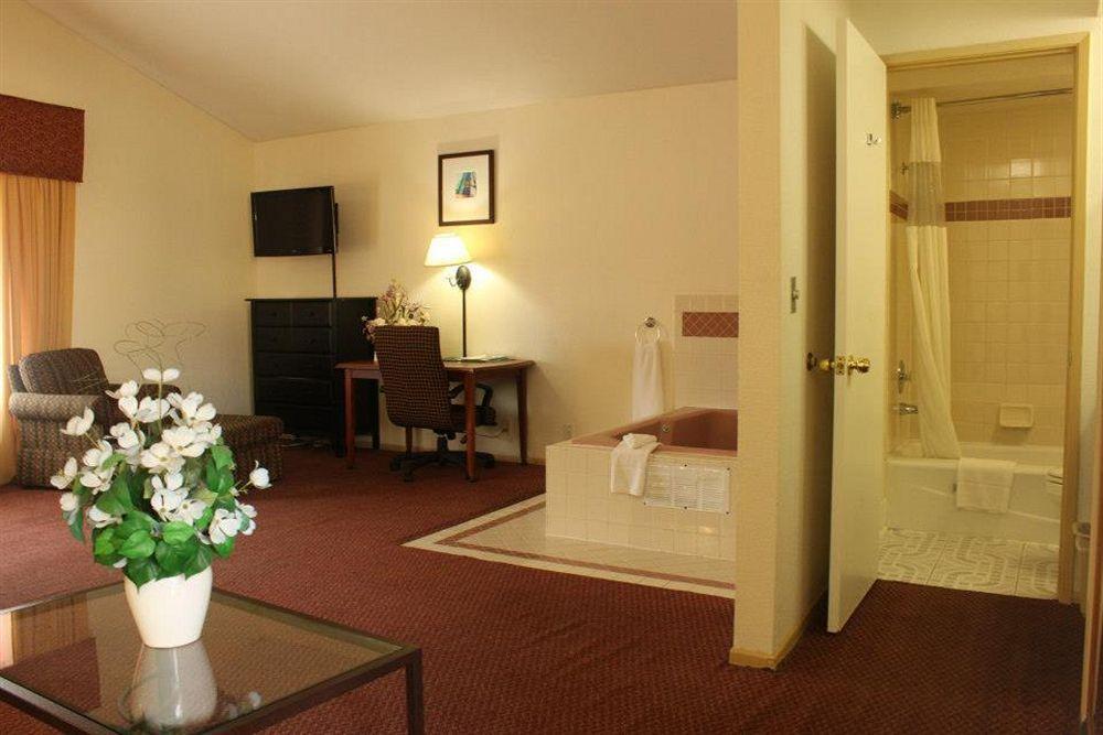 Portofino Beach Inn - Encinitas Exterior photo